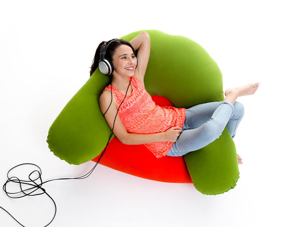 Combine a noomi S with a noomi U pillow to make a super supportive and comfy bean bag chair